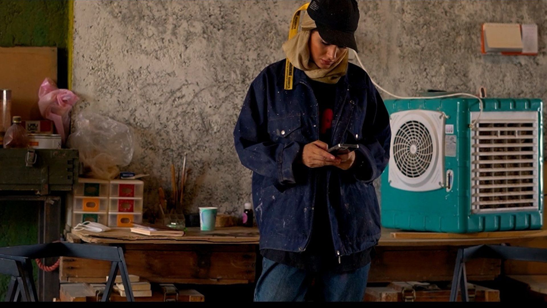 This film captures the quiet strength of a woman confronting social judgment in a male-only profession.